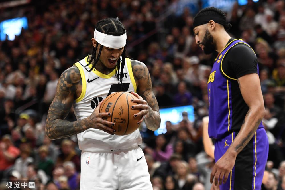 欧文在赛后 欧文在赛后