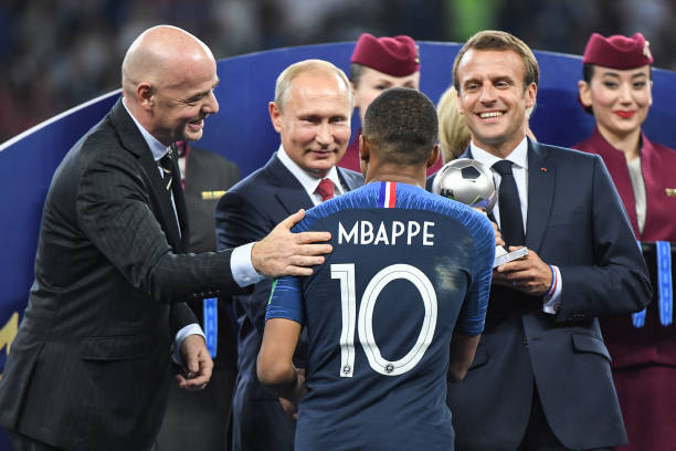 纳要将目光 纳要将目光